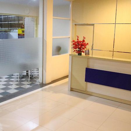 Daya Hotel Makassar Buitenkant foto